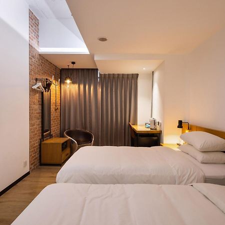 Bluesky Hotel Taichung Exterior foto